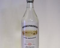 Eine Flasche Branntwein.